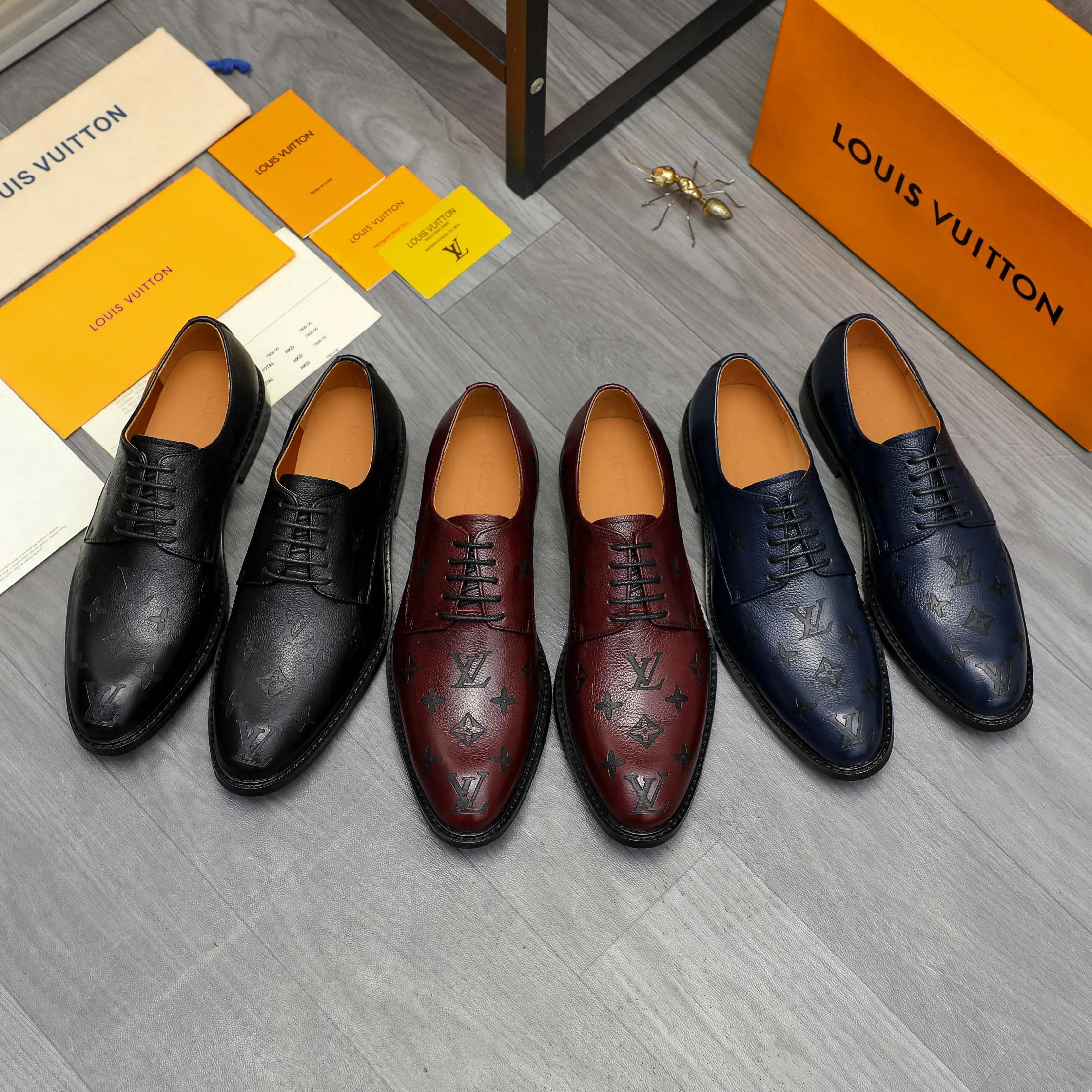 Men's shoes 💰p460 Product trademark: LV (Louis Vuitton) business lace-up formal leather shoes Regular size: 39-44 (38.45 custom-made, non-refundable) Product materials: Selected high-quality pebbled cowhide embossed upper, cowhide lining, original rubber outsole